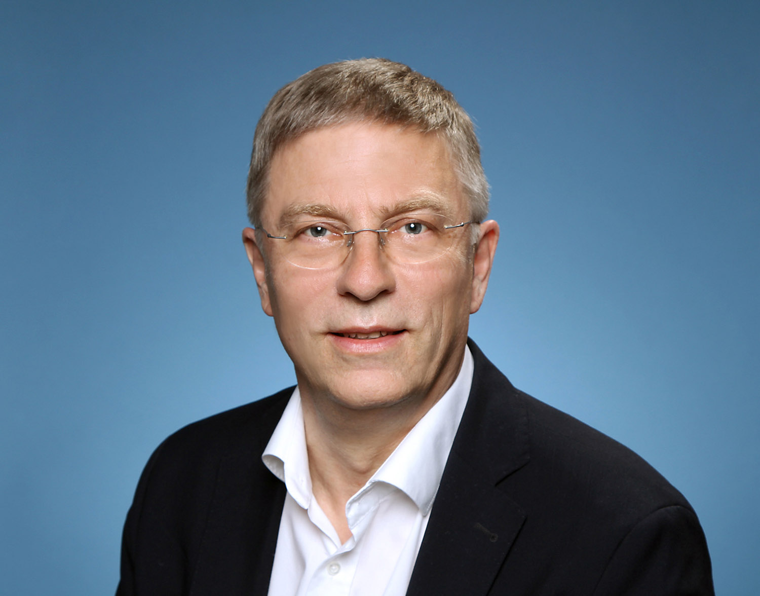 Dr. Matthias Hund